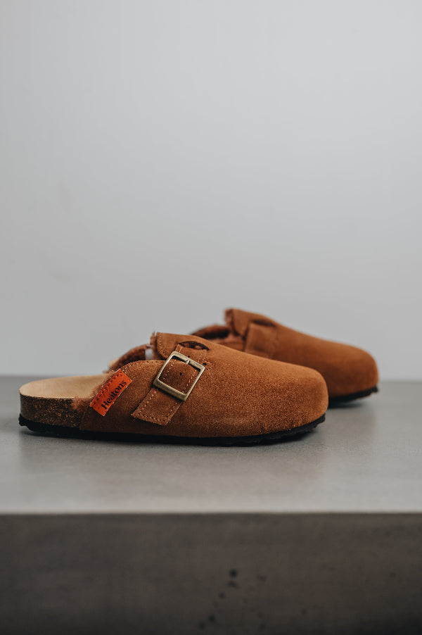 Side angle of baba rust clog