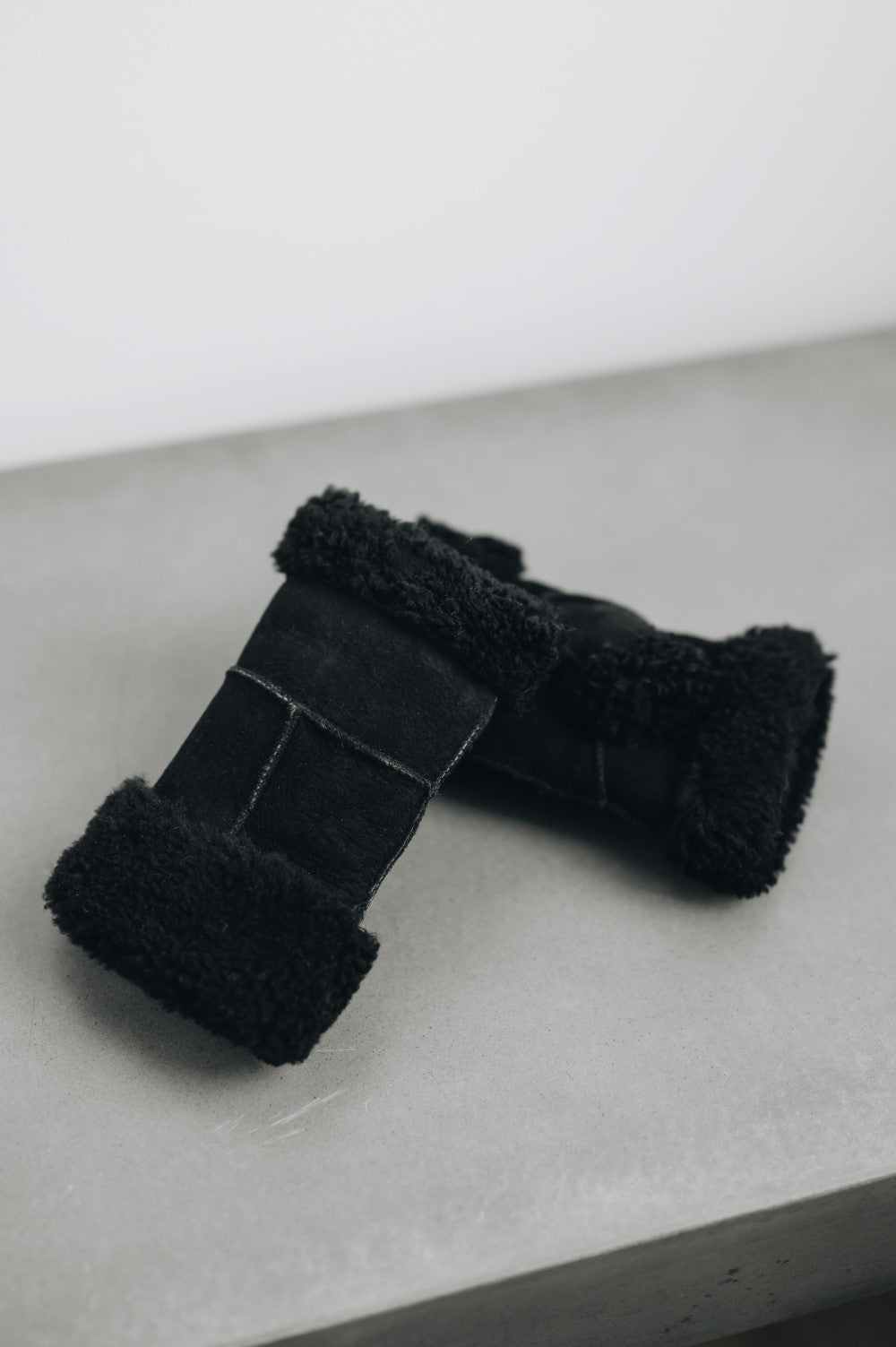 Ladies Sheepskin fingerless mittens Black