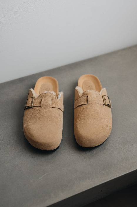 Front view of the clog 
