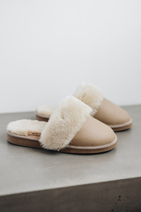 Slip on Sheepskin Slipper For Women in nappa leather soft and warm natural