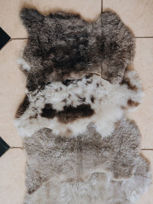 Soft and natural sheepskin pet bed liner