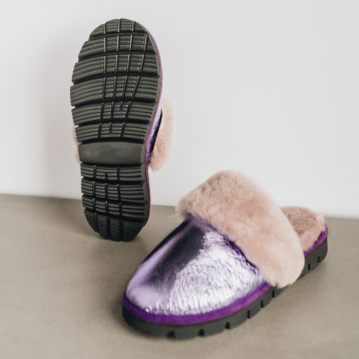 purple shiny slippers
