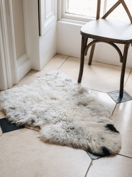 Tapis islandais en peau de mouton (tacheté naturel)