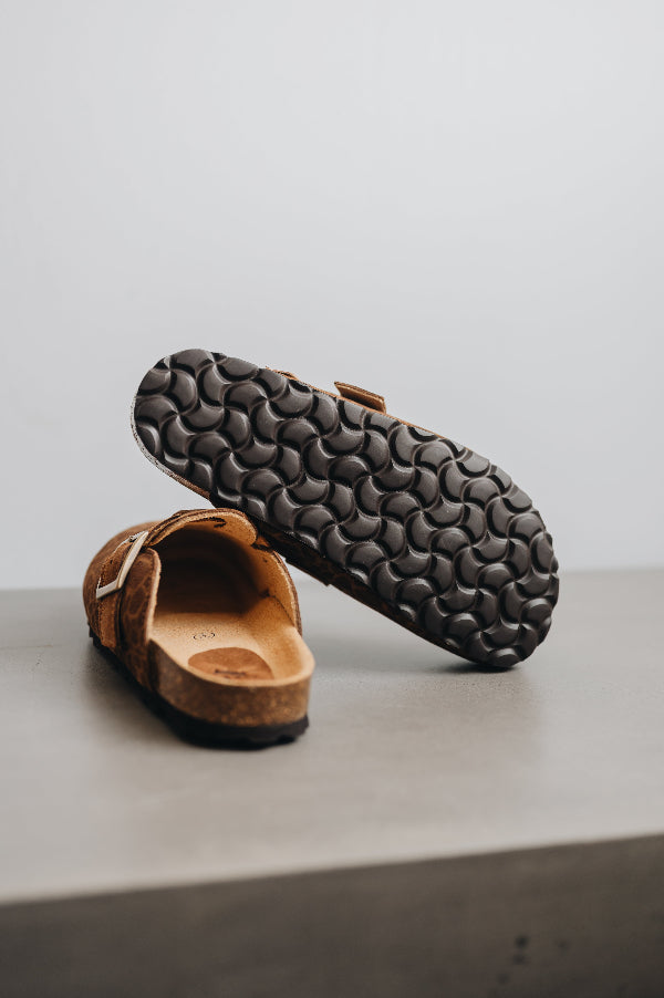 Patterned sole of the lyra sahara clog