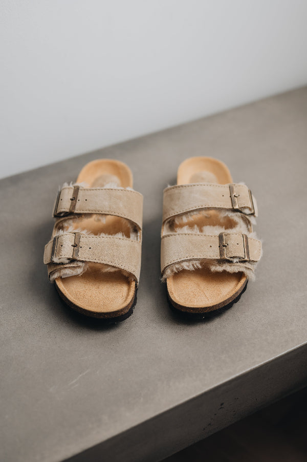 Front view of the vanilla sandals 
