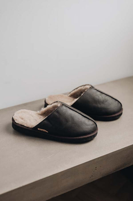 Nappa coffee coloured loafer style sheepskin slipper - Willow profile view
