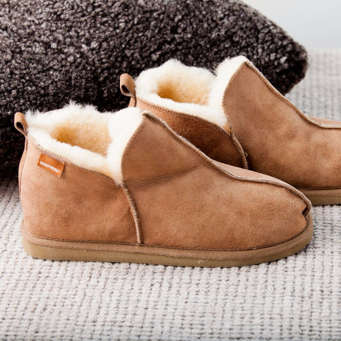 Women's sheepskin slippers with hard sole Annie in Tan from Shepherd of Sweden